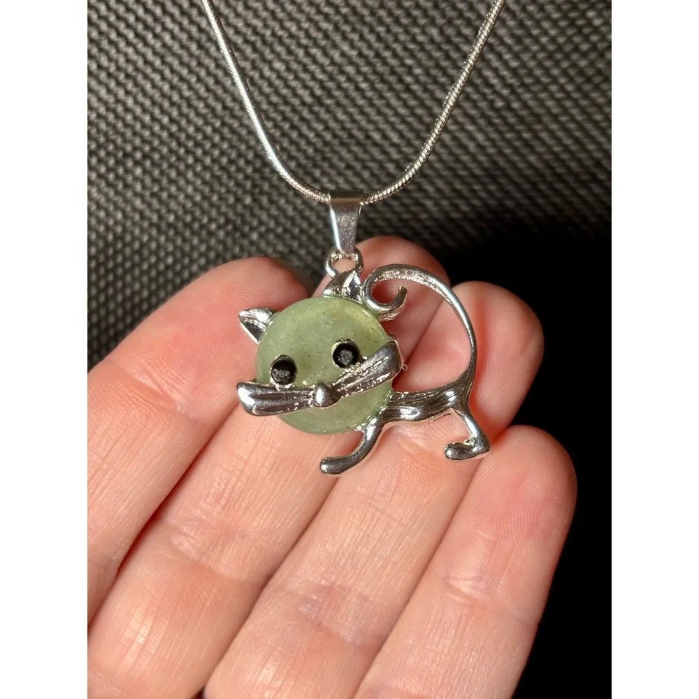 N/A charming cat